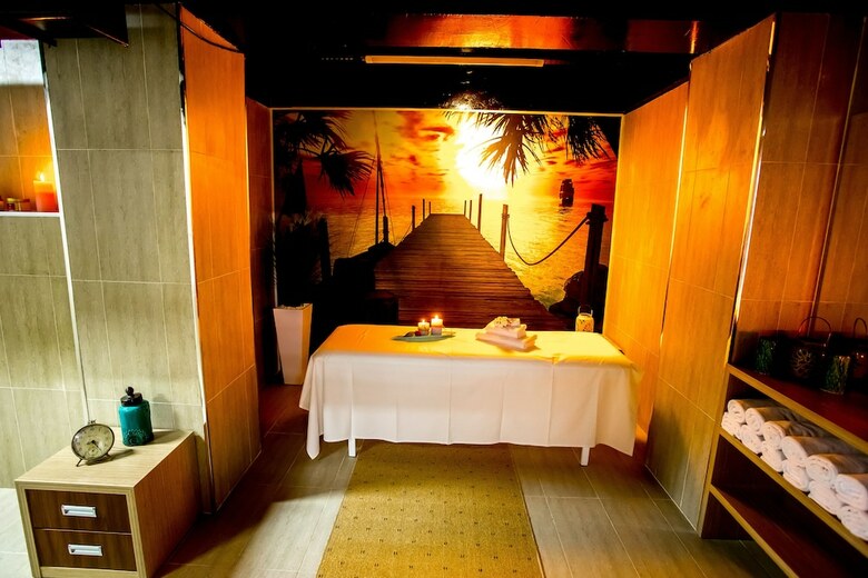 West Shine Hotel