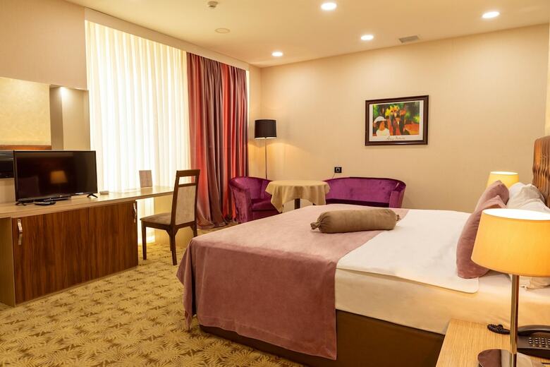 West Shine Hotel