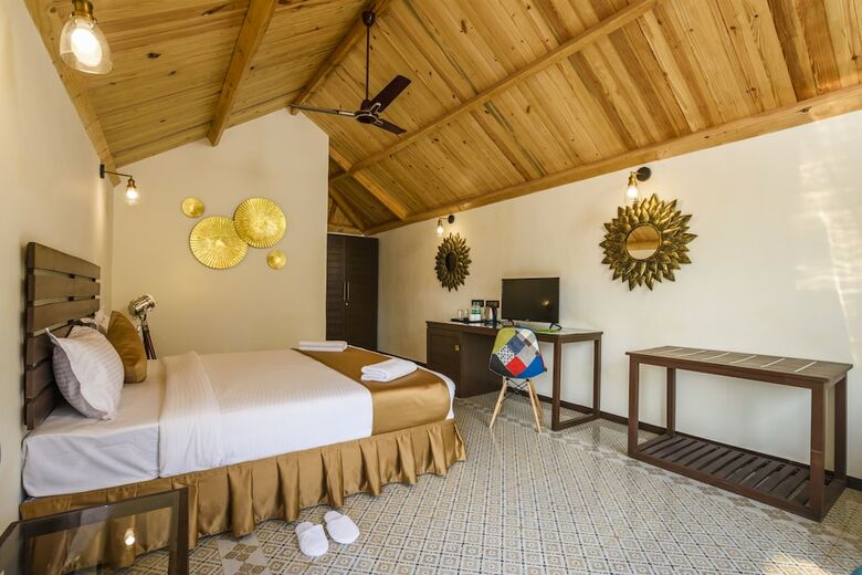 Hotel Stone Wood Resort & Spa