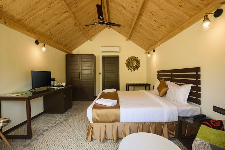 Hotel Stone Wood Resort & Spa