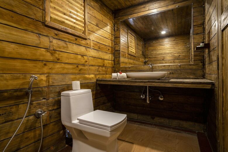 Hotel Stone Wood Resort & Spa