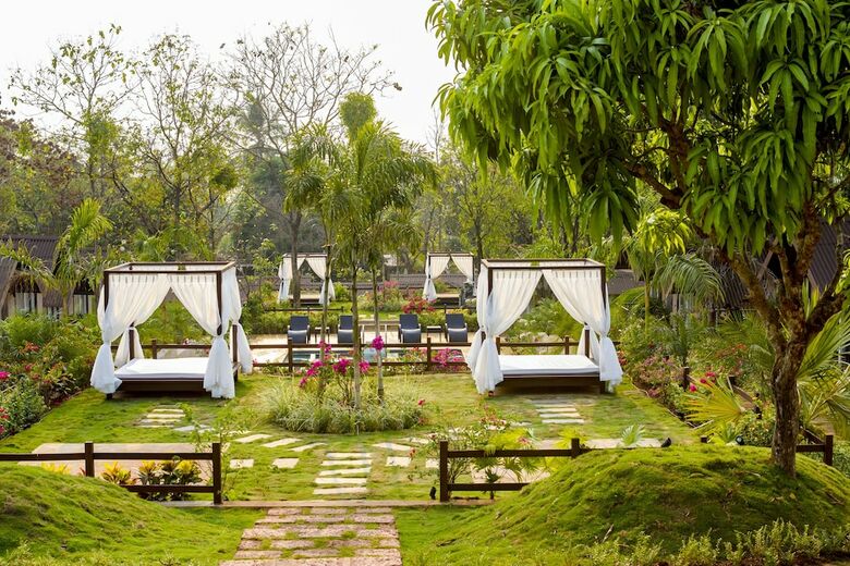 Hotel Stone Wood Resort & Spa