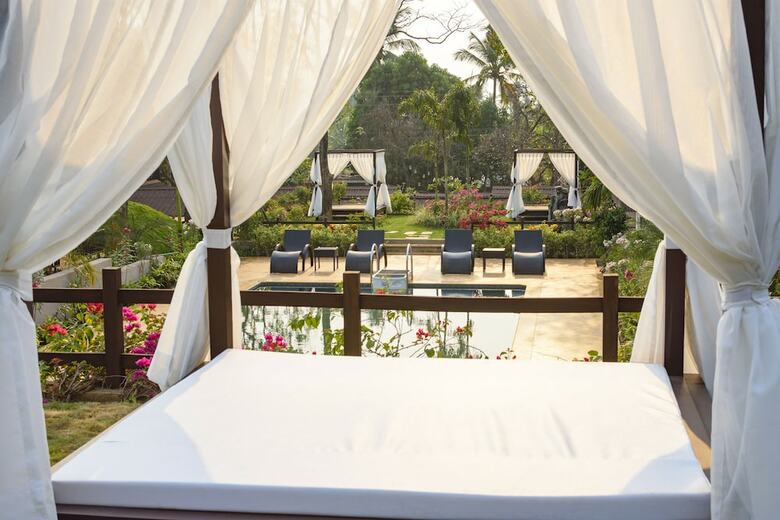 Hotel Stone Wood Resort & Spa