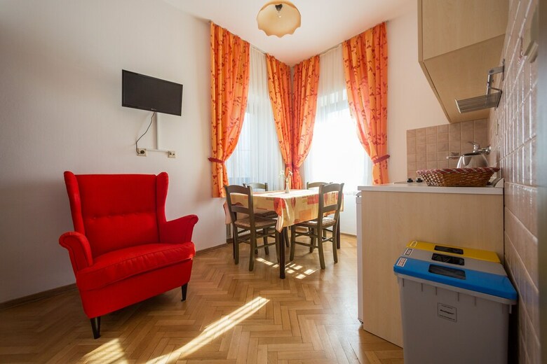 Hotel Apartment House Berghi