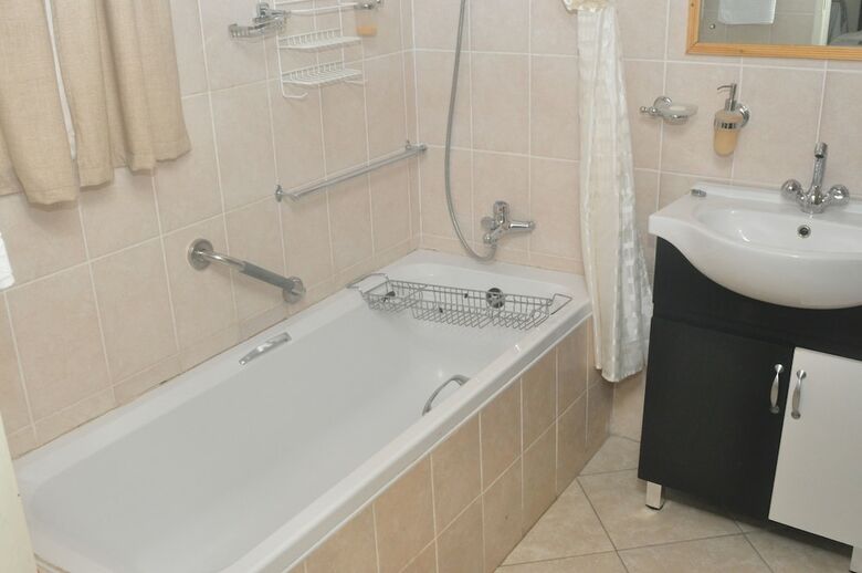 Hotel Mpofu Guest House