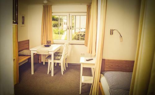 Hostal Gasthaus Am �denturm