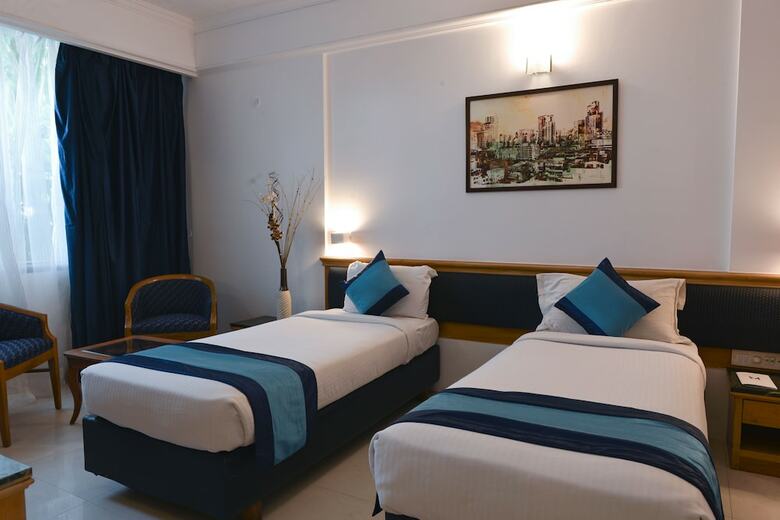 Hotel Mint Salisbury Park