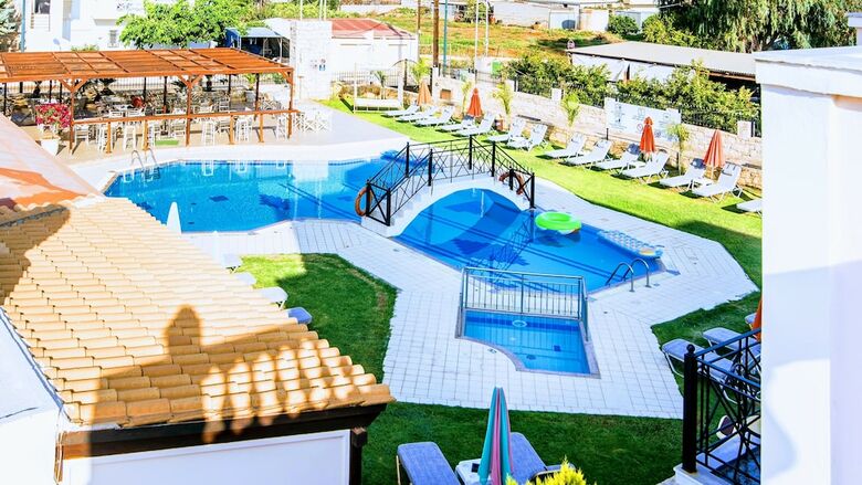 Apartamentos Yiannis Manos