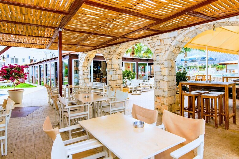 Apartamentos Yiannis Manos
