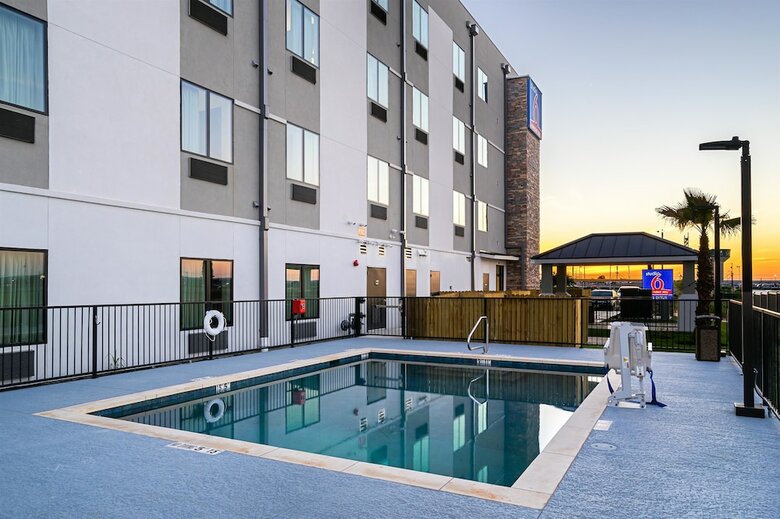 Aparthotel Studio 6 Buda, Tx