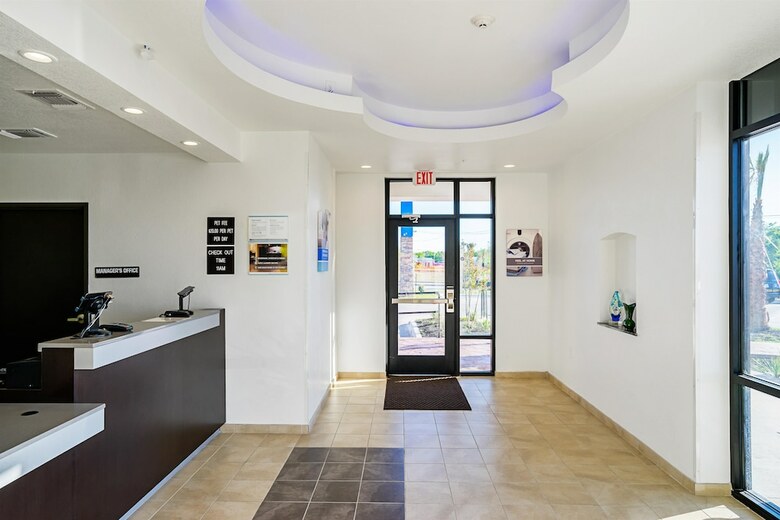 Aparthotel Studio 6 Buda, Tx