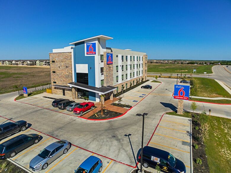 Aparthotel Studio 6 Buda, Tx
