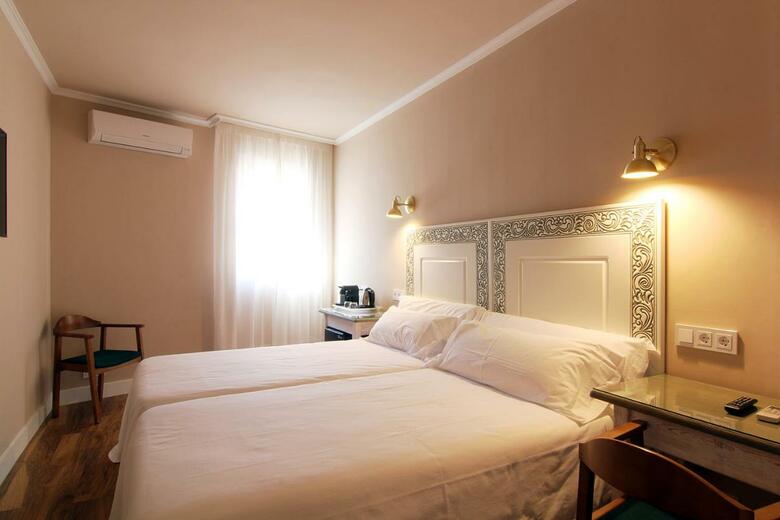 Hostal Los Casta�uelos