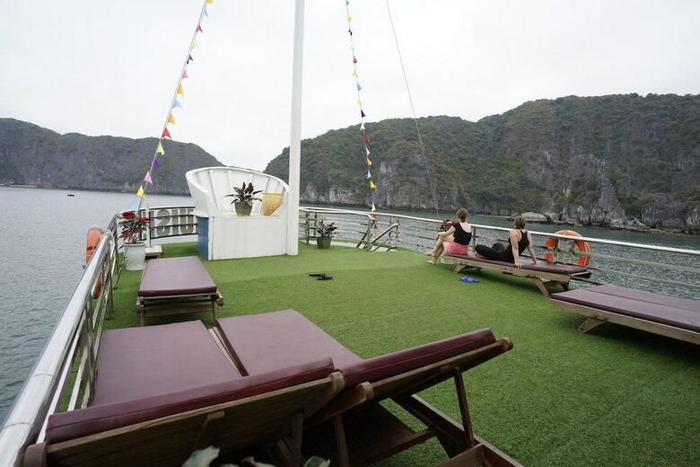 Cat Ba Sisters Cruise