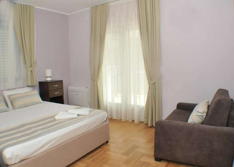 M-club Hotel