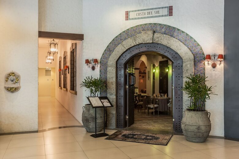 Aparthotel The Alpha Suites