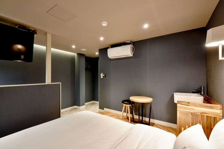 Hotel The M