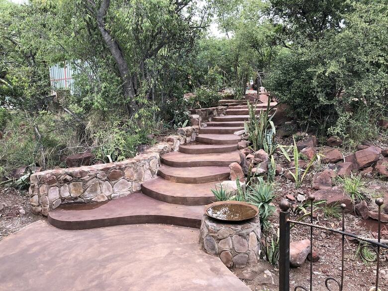 Posada Leopards Rock Bush Boutique