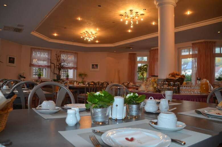 Hotel & Restaurant Castell