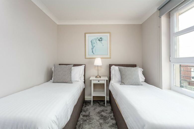 Elms Way - Donnini Apartments