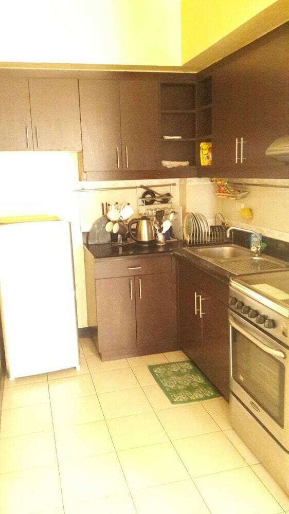 Migz N Tons Place At Cypress Towers