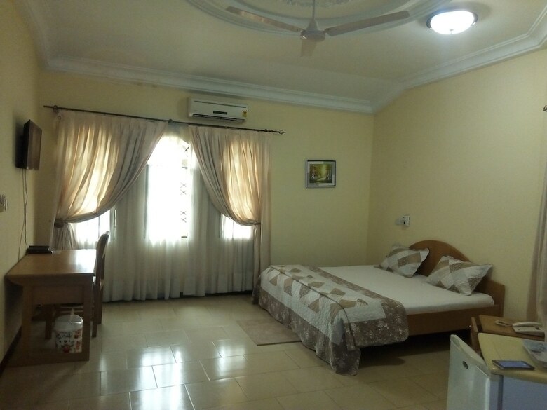 Hotel Kcs Guest House