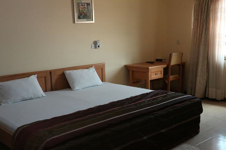 Hotel Kcs Guest House