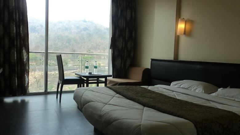 Hotel Royal Hills Vasai - Thane