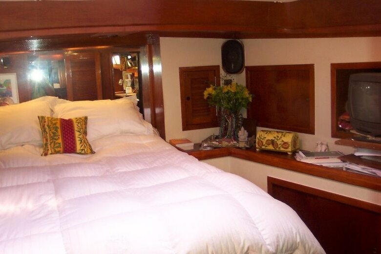 Dream Lover Boat And Breakfast