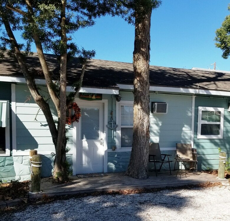 Bed & Breakfast Come Friday Cottages On The Bay
