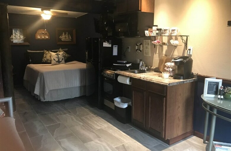 Bed & Breakfast Come Friday Cottages On The Bay