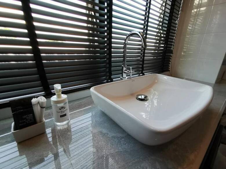 Hotel The Besavana Phuket