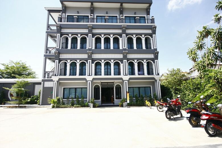 Hotel The Besavana Phuket