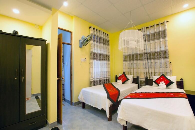 Hotel Plum Tree Homestay