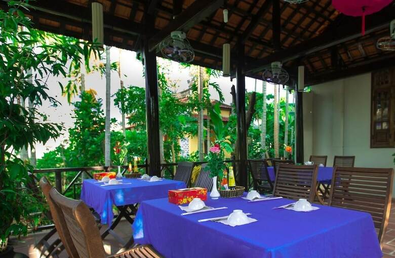 Hotel Plum Tree Homestay