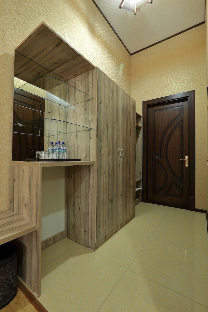 Hotel Seven Seasons