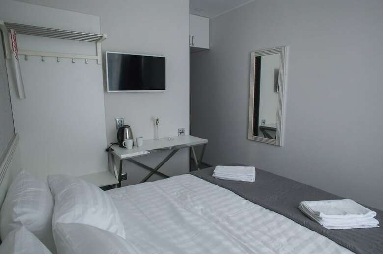Metro Hotel