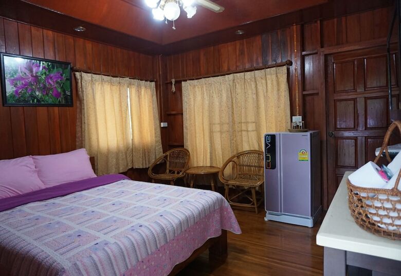Hotel Settee Homestay