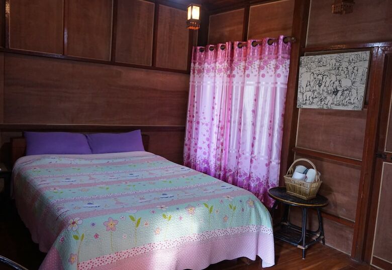 Hotel Settee Homestay
