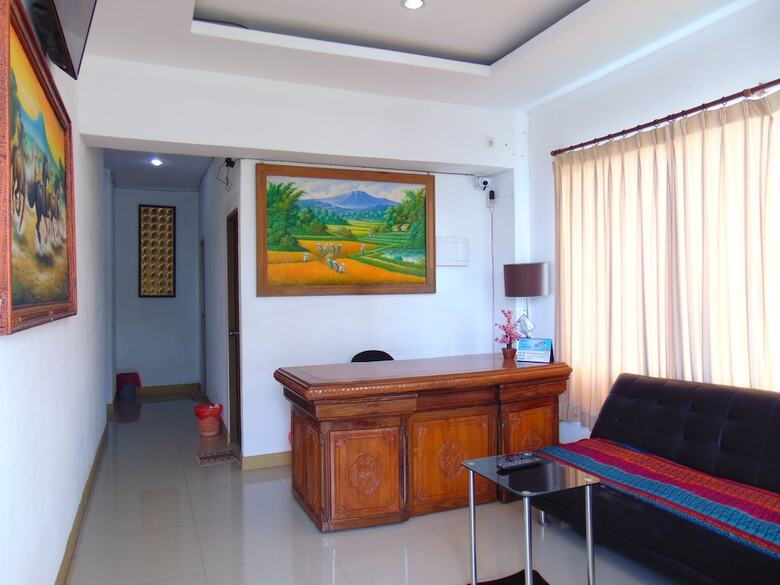 Hotel Room 868