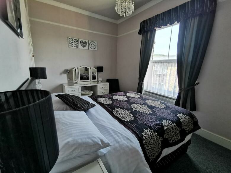 Fernhurst Holiday Apartments