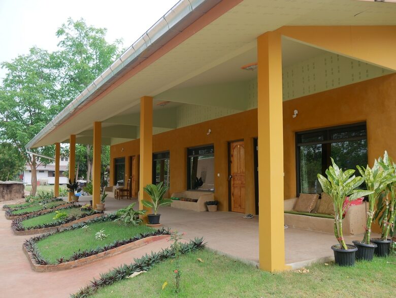 Hotel Baandin Resort