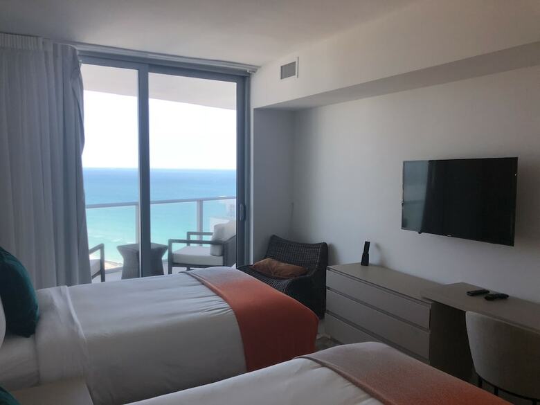 Aparthotel Hide Beach Residences By Suite Vacays