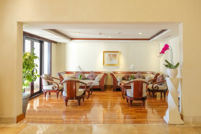 Hotel The Ayodya Palace