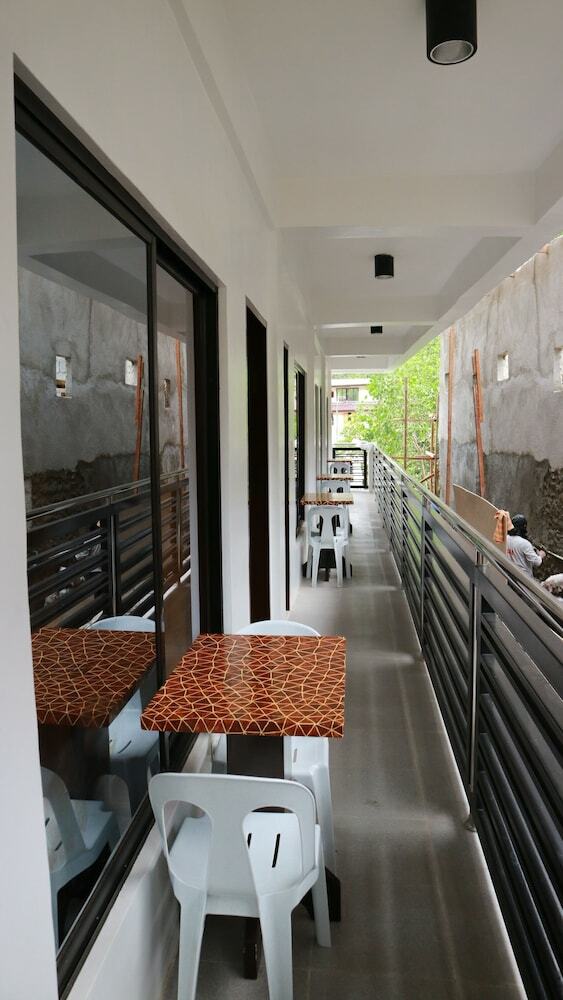 Hotel Chelle's Apartelle - Inn