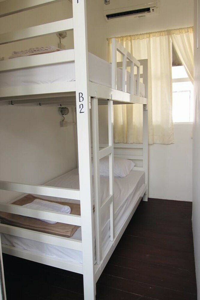 Hostal Baan Nai Trok - Hostel
