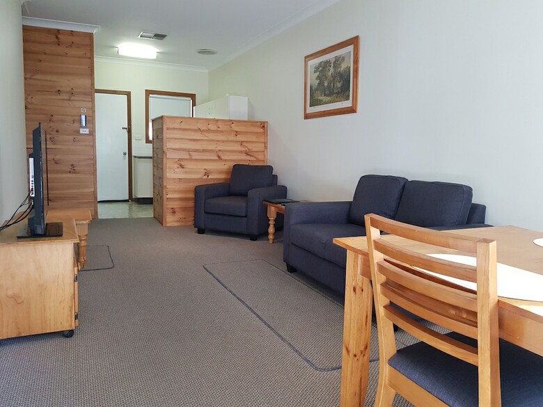 Colonial Motel And Serviced Apartments