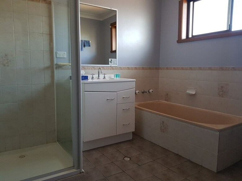 Colonial Motel And Serviced Apartments