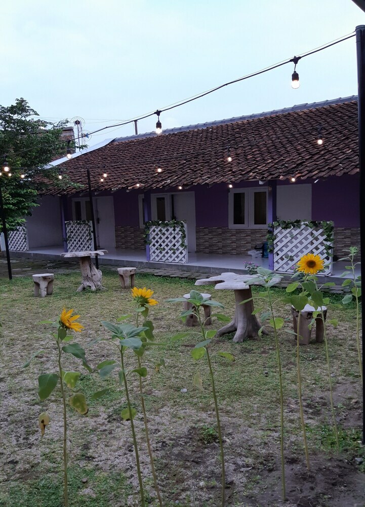 Bed & Breakfast Ndalem Diajeng Homestay