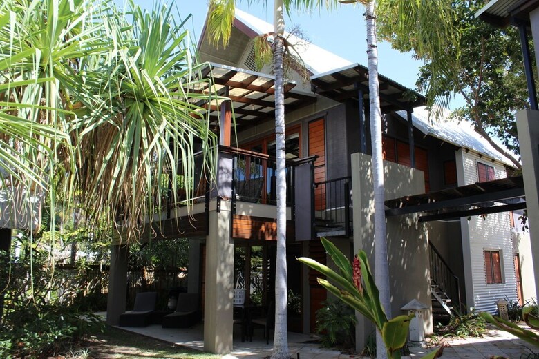 Pure Magnetic Villa 7